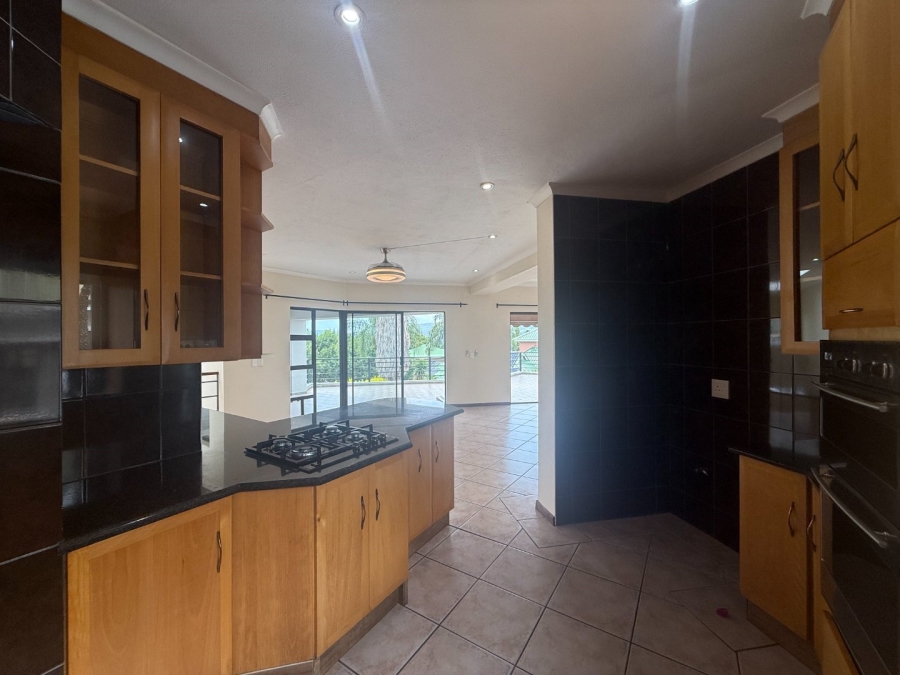 To Let 4 Bedroom Property for Rent in Caribbean Beach Club North West